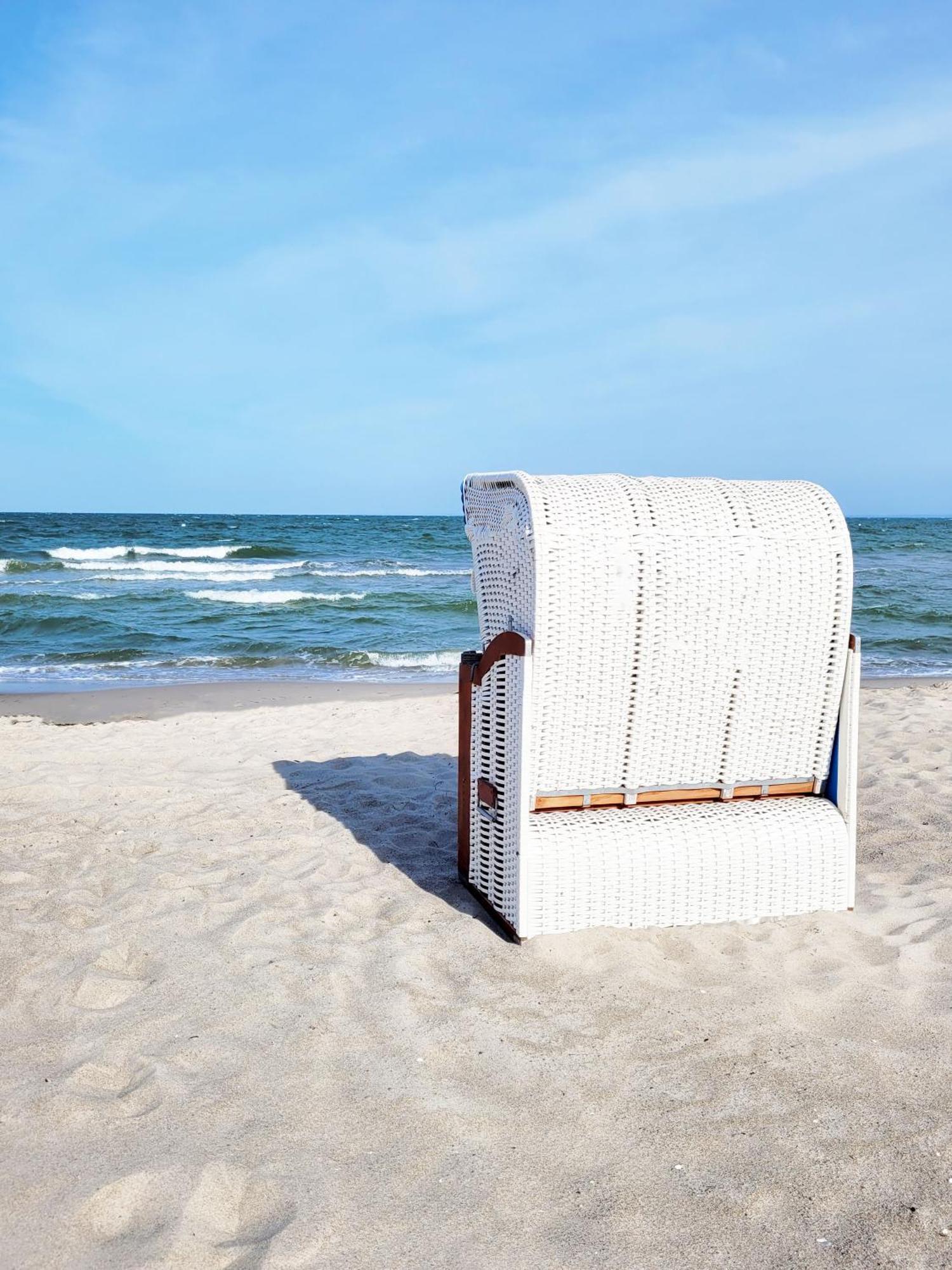 Strandnahe & Hochwertige Ferienunterkunft, Mit Gartenzugang, Parkplatz Und Fahrradunterstellplatz Scharbeutz Eksteriør bilde