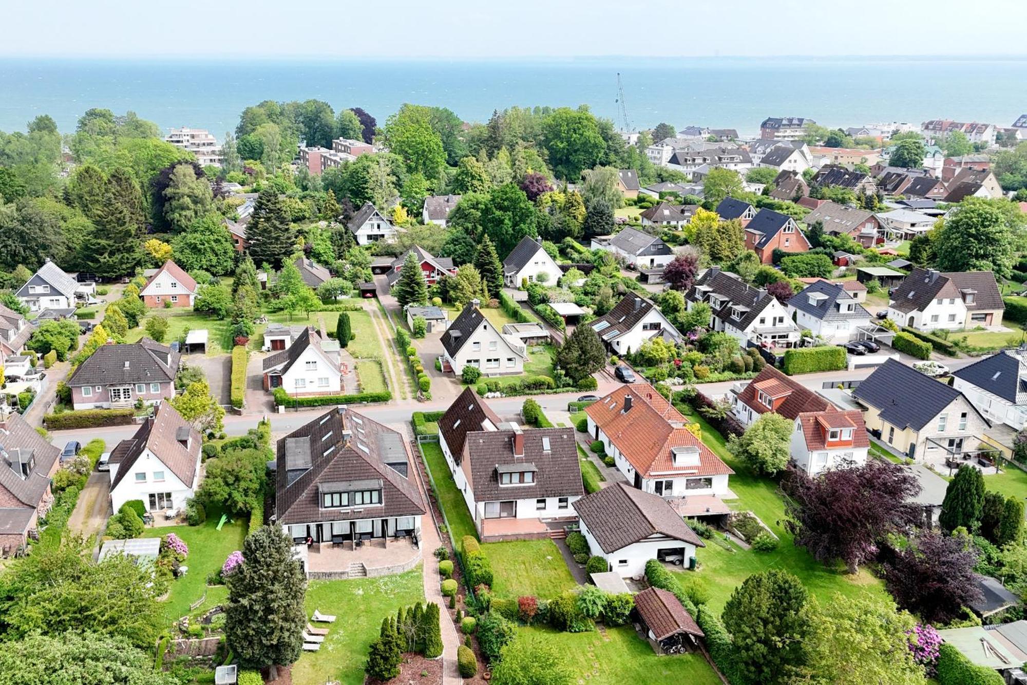 Strandnahe & Hochwertige Ferienunterkunft, Mit Gartenzugang, Parkplatz Und Fahrradunterstellplatz Scharbeutz Eksteriør bilde