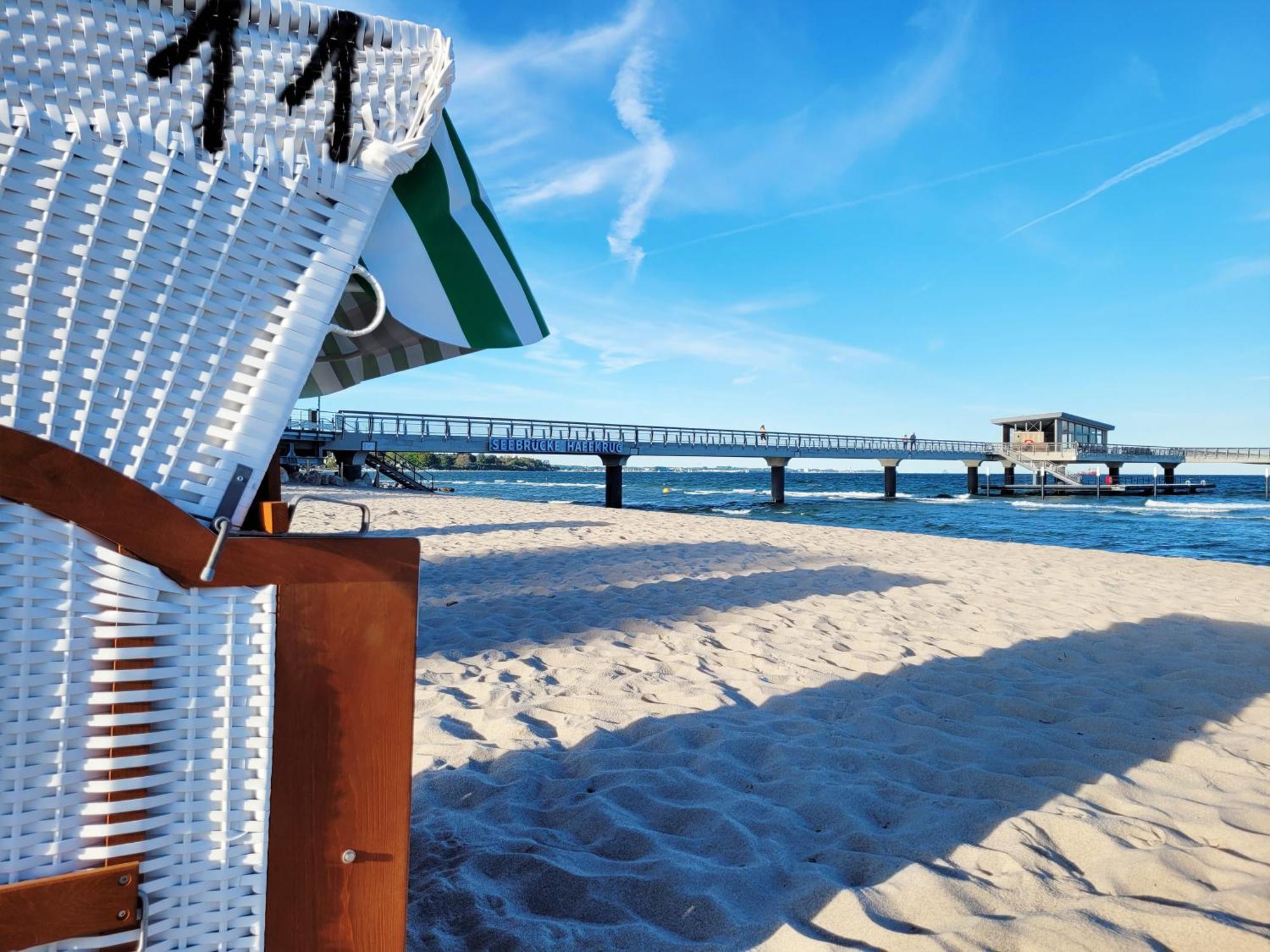 Strandnahe & Hochwertige Ferienunterkunft, Mit Gartenzugang, Parkplatz Und Fahrradunterstellplatz Scharbeutz Eksteriør bilde